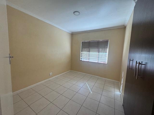To Let 3 Bedroom Property for Rent in Bothasig Western Cape